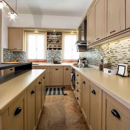 Holiday home Sun Smiles In Naousa, Paros *