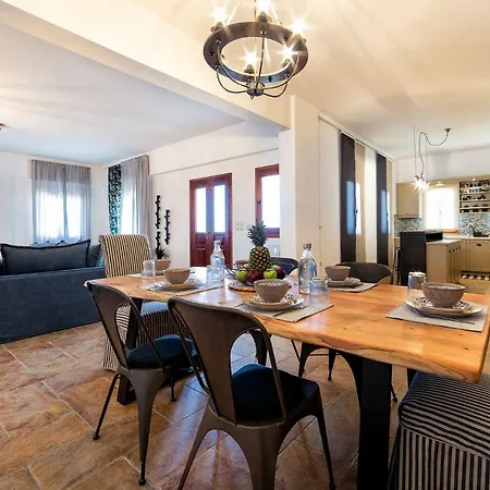 Sun Smiles In Naousa, Paros Holiday home *