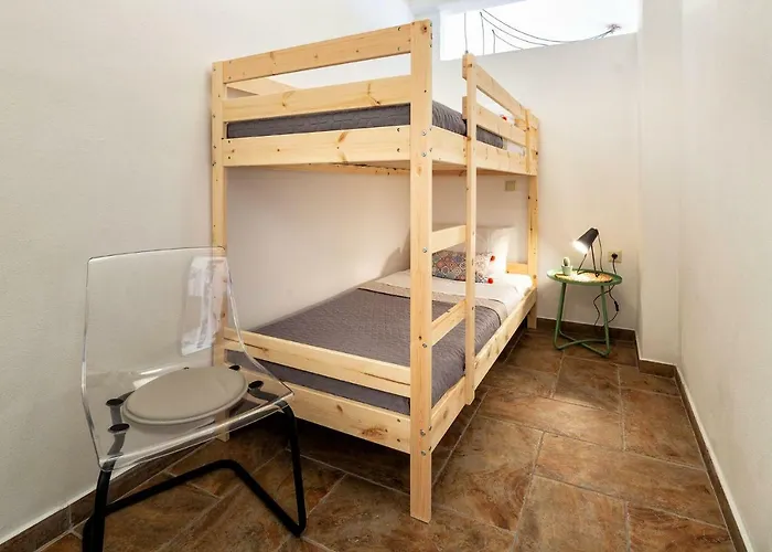 Sun Smiles In Naousa, Paros ナウサ